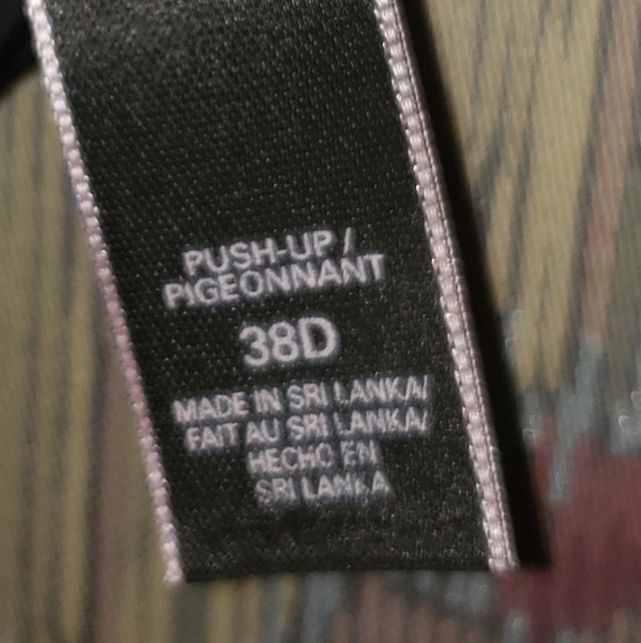 Victoria's Secret Set of 2 Front closure bras, Size 38D, Black and Purple - Picture 6 of 7